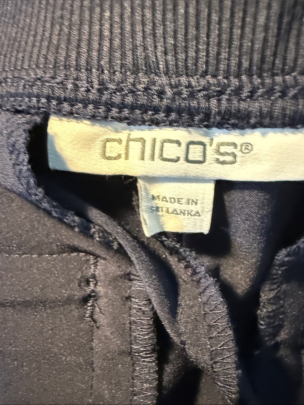 Chico's Classic Blue Stretch Zip-Pocket Pants Size 8 - Picture 11 of 14